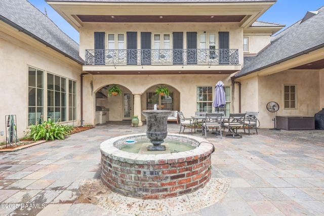 100 Emily Circle, Lafayette, LA 70508