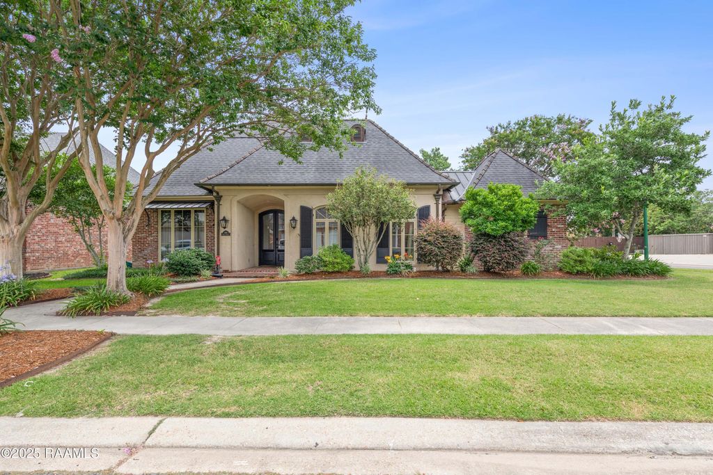 100 Emily Circle, Lafayette, LA 70508