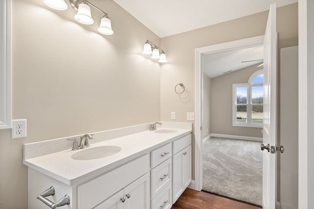 1367 Deer Ridge Lane, Ontario, OH 44906