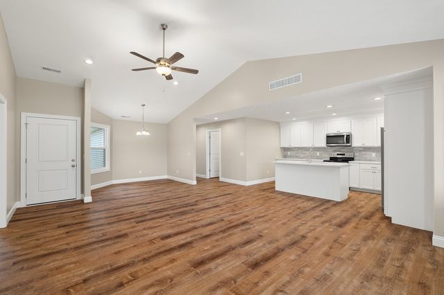 1367 Deer Ridge Lane, Ontario, OH 44906