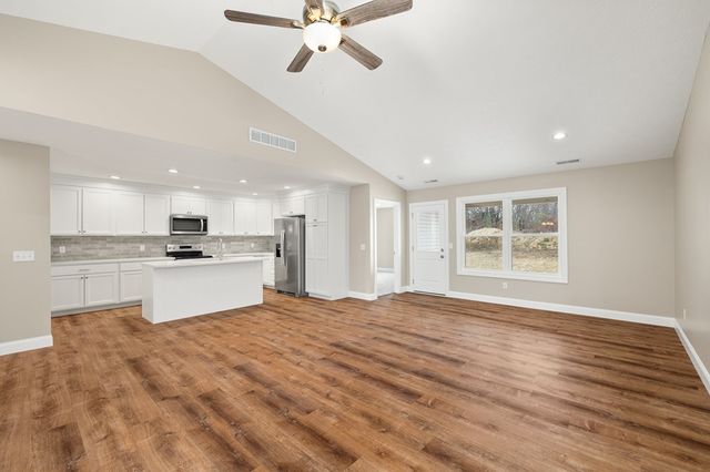 1367 Deer Ridge Lane, Ontario, OH 44906