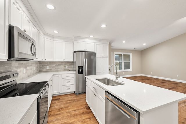 1367 Deer Ridge Lane, Ontario, OH 44906