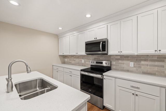 1367 Deer Ridge Lane, Ontario, OH 44906