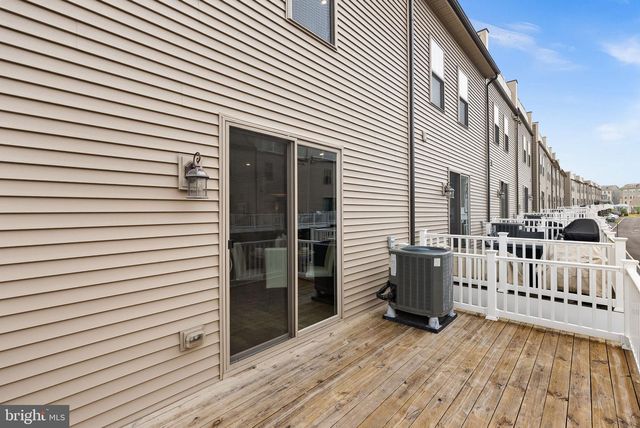 1040 CANTINA TER SE, Leesburg, VA 20175