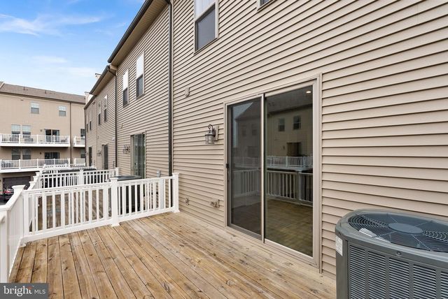 1040 CANTINA TER SE, Leesburg, VA 20175