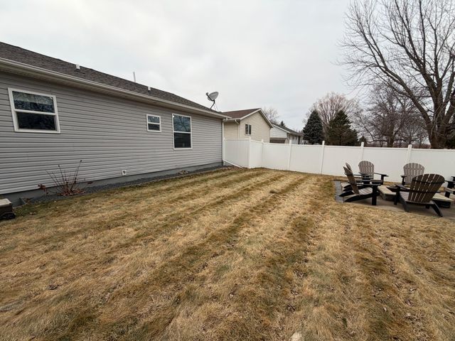 1708 Clifton Avenue, Worthington, MN 56187