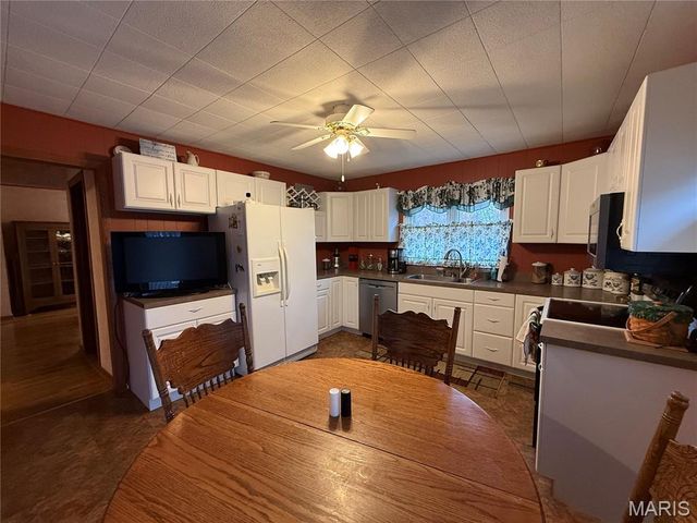 113 Judy St, Perry, MO 63462