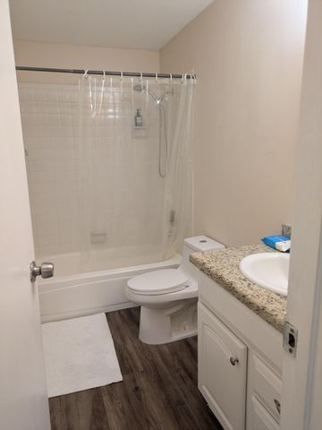 915 RIVERSIDE Drive 511, Coral Springs, FL 33071