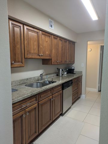915 RIVERSIDE Drive 511, Coral Springs, FL 33071