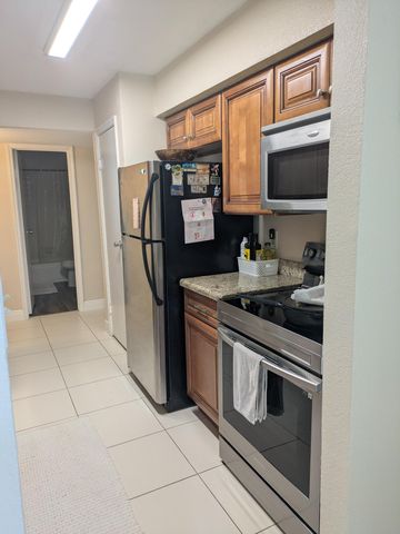 915 RIVERSIDE Drive 511, Coral Springs, FL 33071
