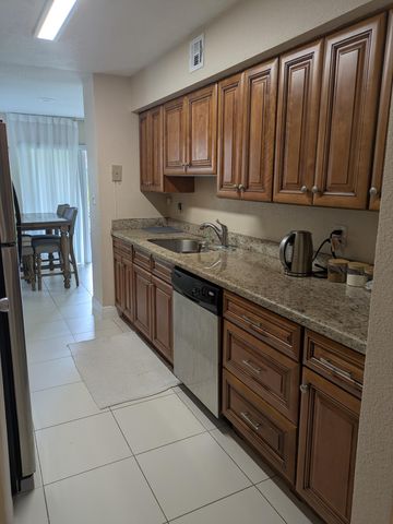 915 RIVERSIDE Drive 511, Coral Springs, FL 33071