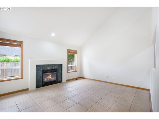 20245 Sw COMANCHE Ter, Tualatin, OR 97062