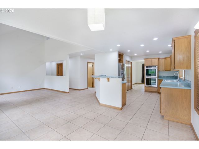 20245 Sw COMANCHE Ter, Tualatin, OR 97062
