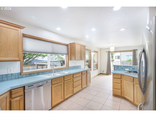 20245 Sw COMANCHE Ter, Tualatin, OR 97062