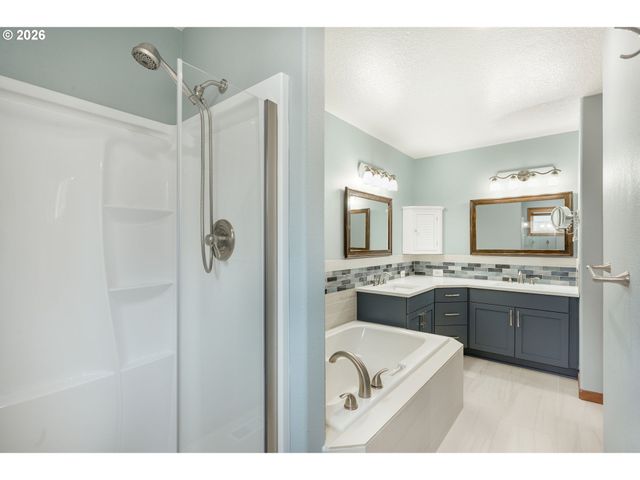 20245 Sw COMANCHE Ter, Tualatin, OR 97062