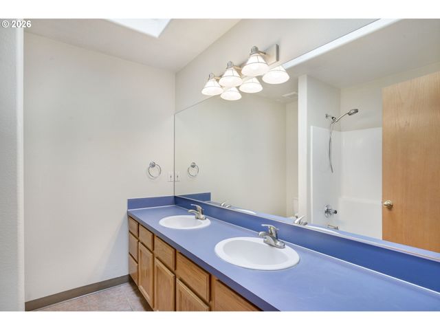 20245 Sw COMANCHE Ter, Tualatin, OR 97062