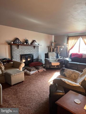 609 8TH AVE, Lindenwold, NJ 08021