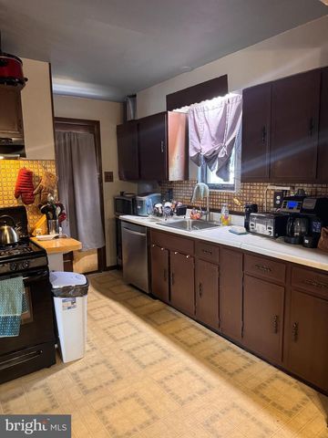 609 8TH AVE, Lindenwold, NJ 08021