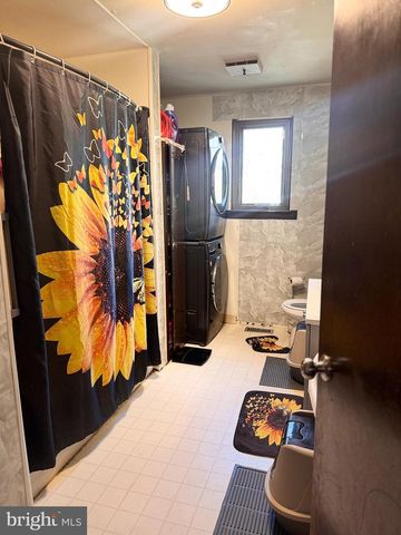 609 8TH AVE, Lindenwold, NJ 08021