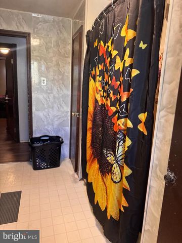 609 8TH AVE, Lindenwold, NJ 08021