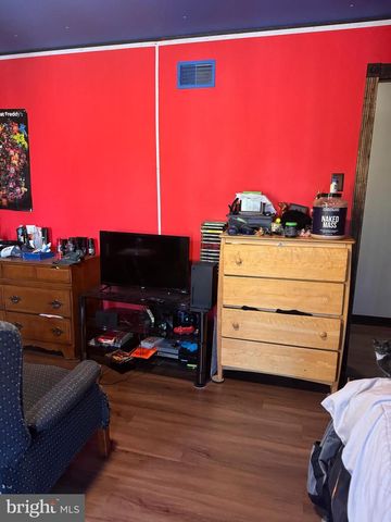 609 8TH AVE, Lindenwold, NJ 08021