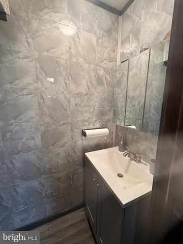 609 8TH AVE, Lindenwold, NJ 08021