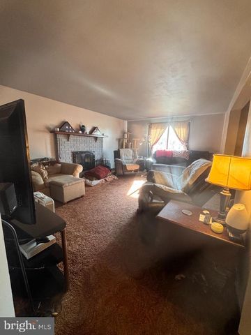 609 8TH AVE, Lindenwold, NJ 08021