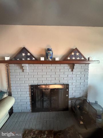 609 8TH AVE, Lindenwold, NJ 08021