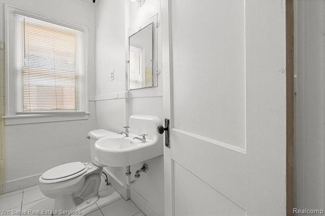 981 2N Beaconsfield Avenue, Grosse Pointe, MI 48230