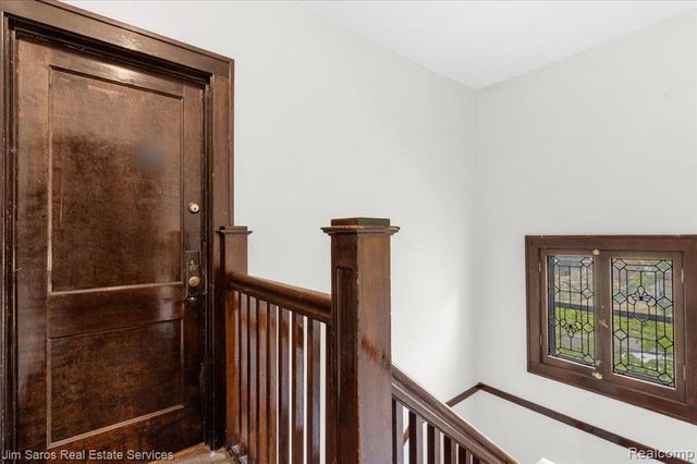 981 2N Beaconsfield Avenue, Grosse Pointe, MI 48230