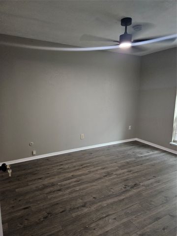 5044 Crawford Drive, The Colony, TX 75056