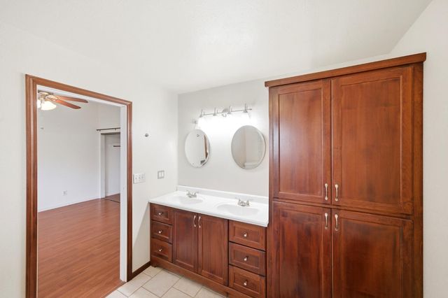 2588 Sombra Ct, Yuba City, CA 95993