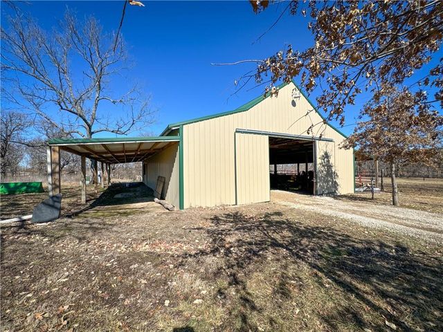 29721 S Hess Road, Harrisonville, MO 64701