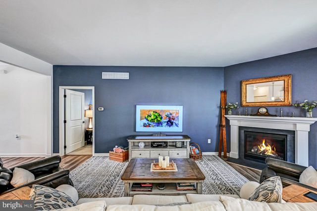 642 W OAK LN, White Haven, PA 18661