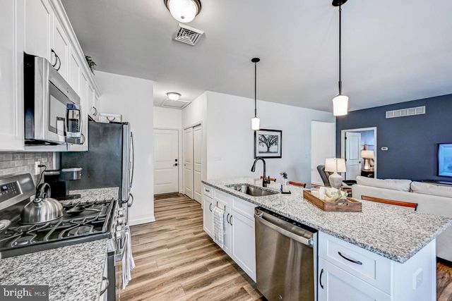 642 W OAK LN, White Haven, PA 18661