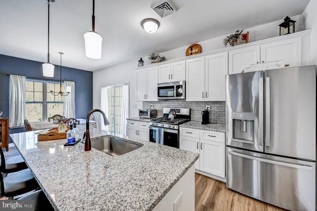 642 W OAK LN, White Haven, PA 18661