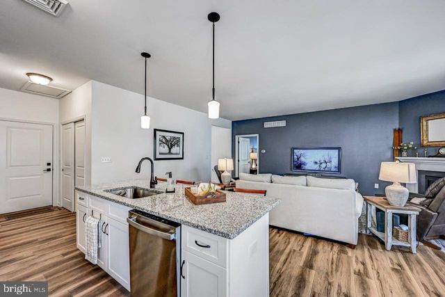 642 W OAK LN, White Haven, PA 18661