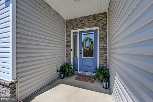 642 W OAK LN, White Haven, PA 18661