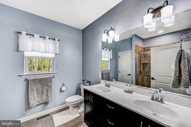 642 W OAK LN, White Haven, PA 18661