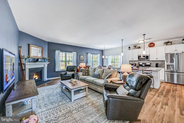642 W OAK LN, White Haven, PA 18661