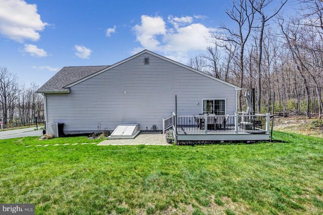 642 W OAK LN, White Haven, PA 18661