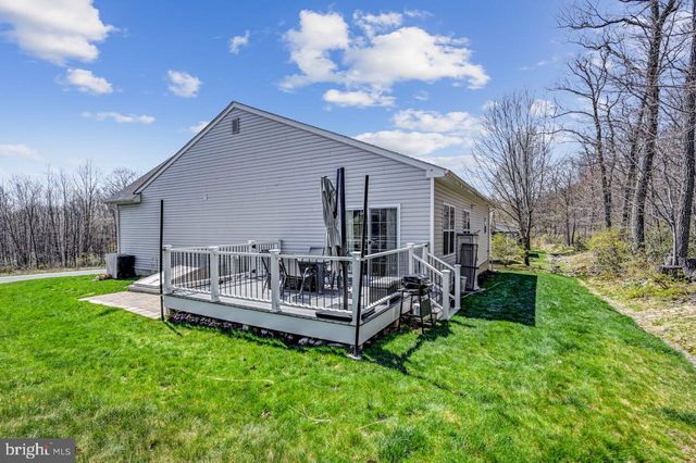 642 W OAK LN, White Haven, PA 18661