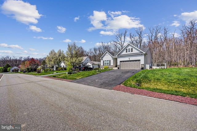 642 W OAK LN, White Haven, PA 18661
