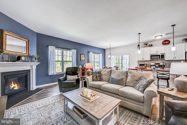 642 W OAK LN, White Haven, PA 18661