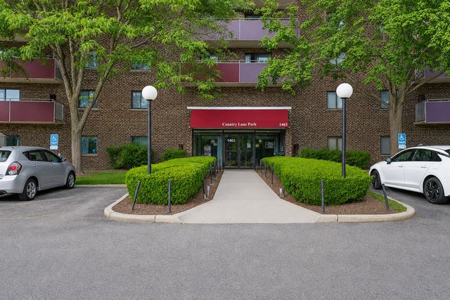 1463 Mercury Drive 219, Schaumburg, IL 60193