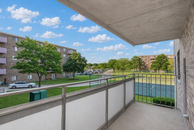 1463 Mercury Drive 219, Schaumburg, IL 60193