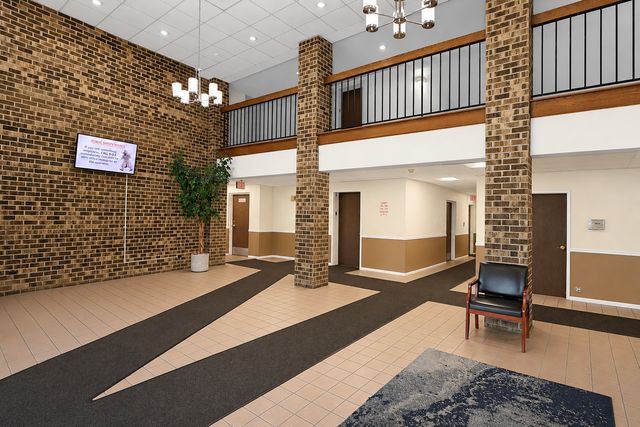 1463 Mercury Drive 219, Schaumburg, IL 60193