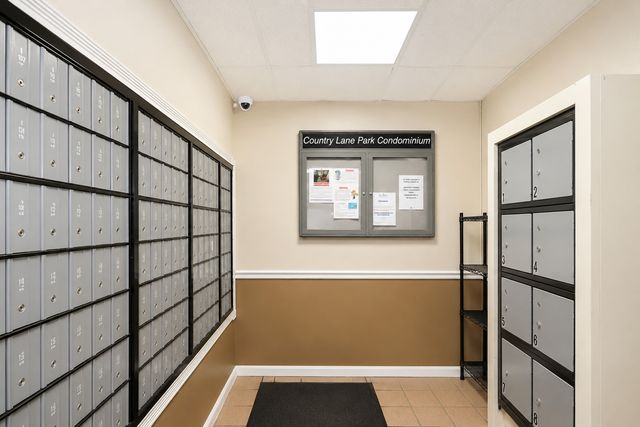 1463 Mercury Drive 219, Schaumburg, IL 60193