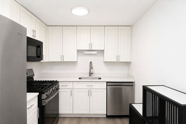 1463 Mercury Drive 219, Schaumburg, IL 60193