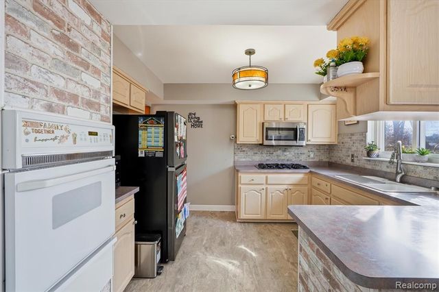 27847 Audrey Avenue, Warren, MI 48092